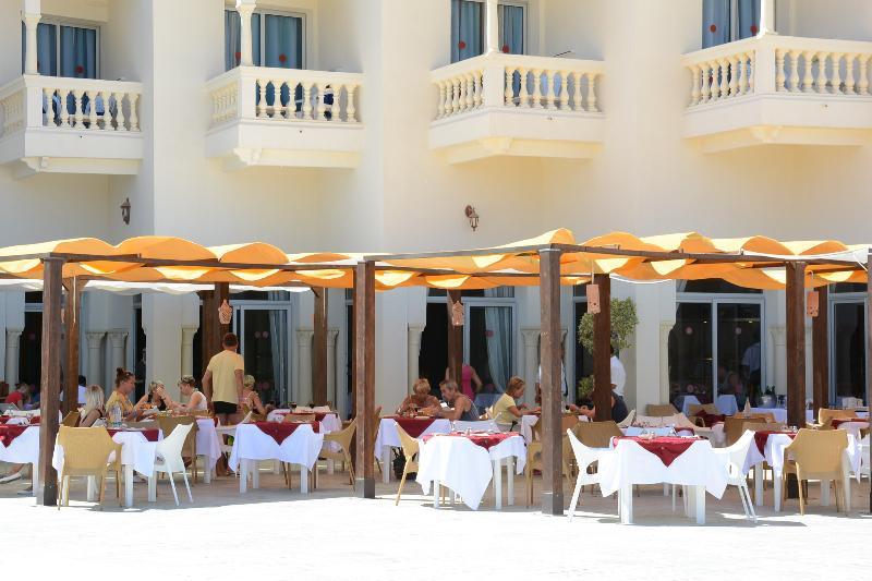 Neptunia Hotel 3*